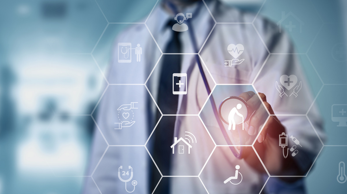 Bild zeigt vielfältige Karrierebereiche für Gesundheits- und Pflegeexperten