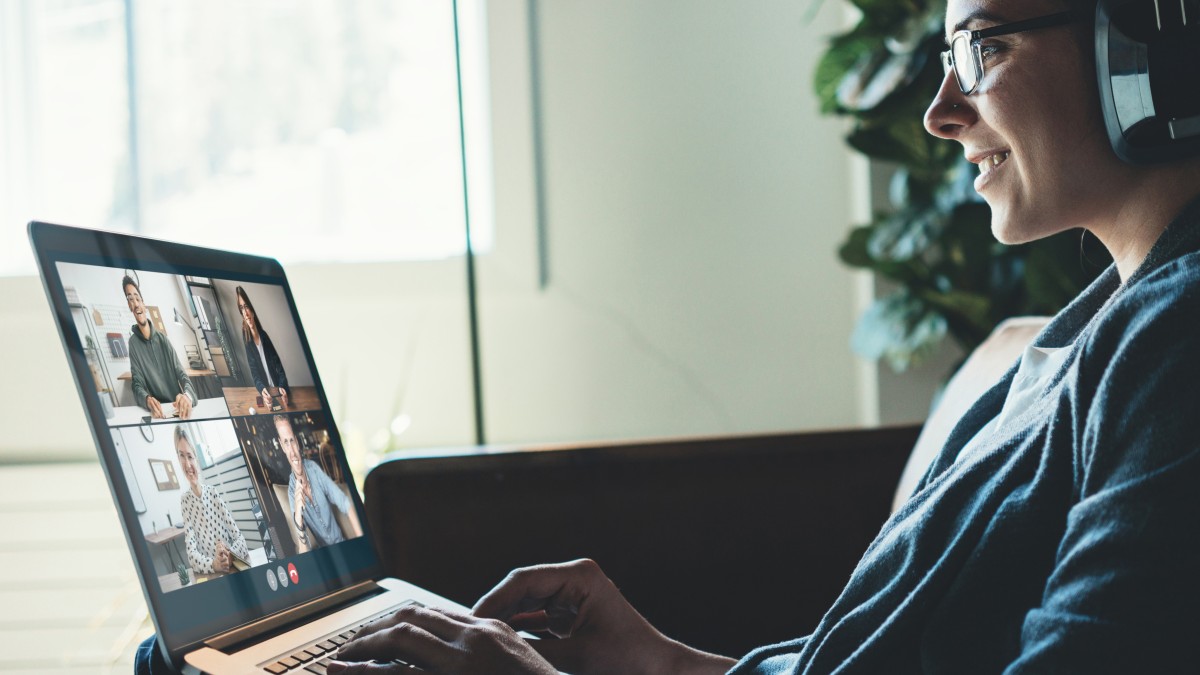 Live-Webinare sind Präsenzunterricht im virtuellen Klassenraum (Videokonferenz)